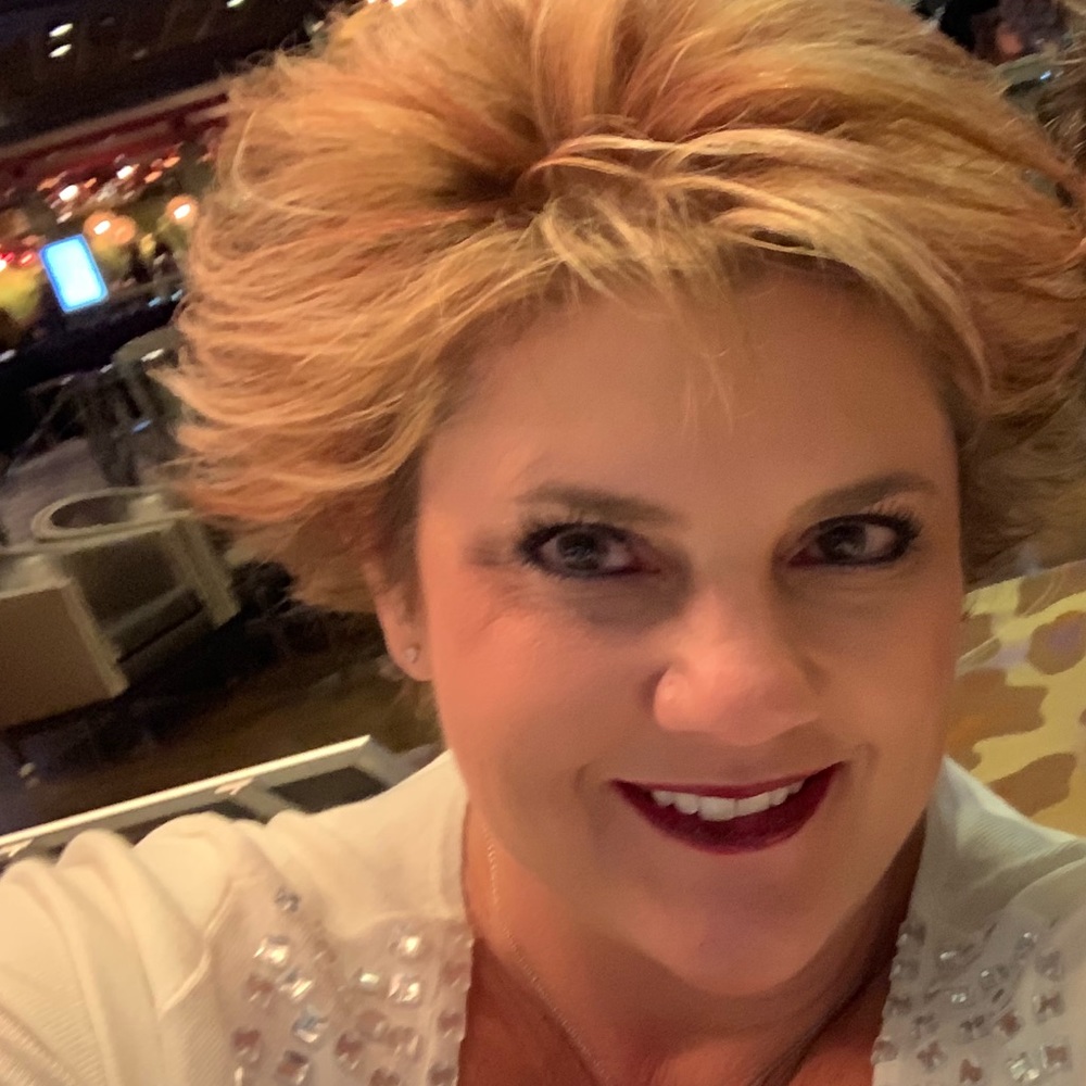Meet your Posher, Lori